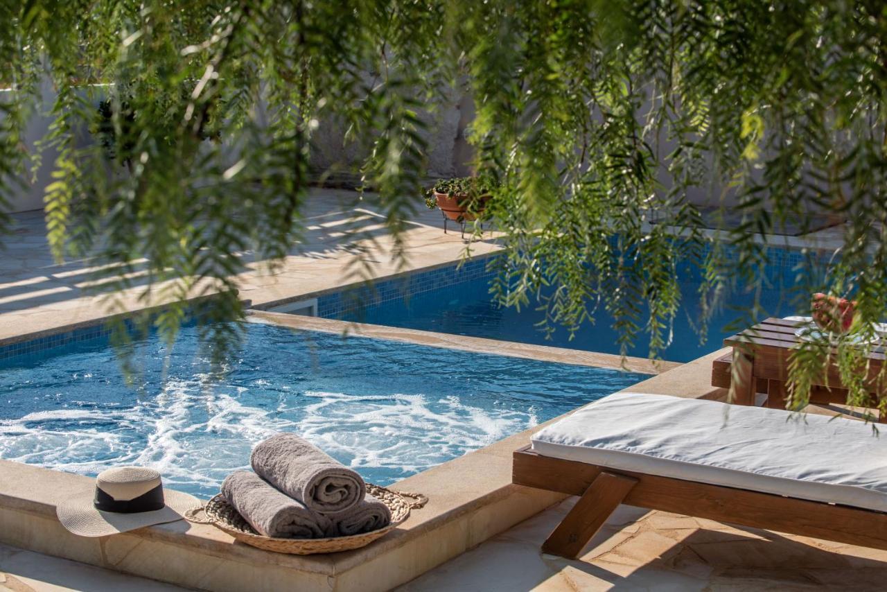Filothei Beach House With Pool 칼라마키 외부 사진